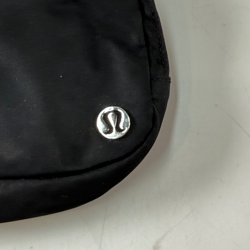 Lululemon Black Travel Crossbody Belt Bag One Size - Picture 2 of 10